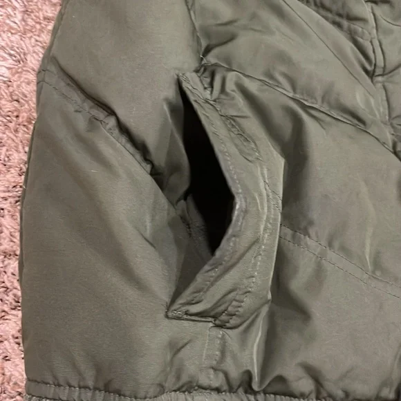 GAP Vest - Picture 8 of 8